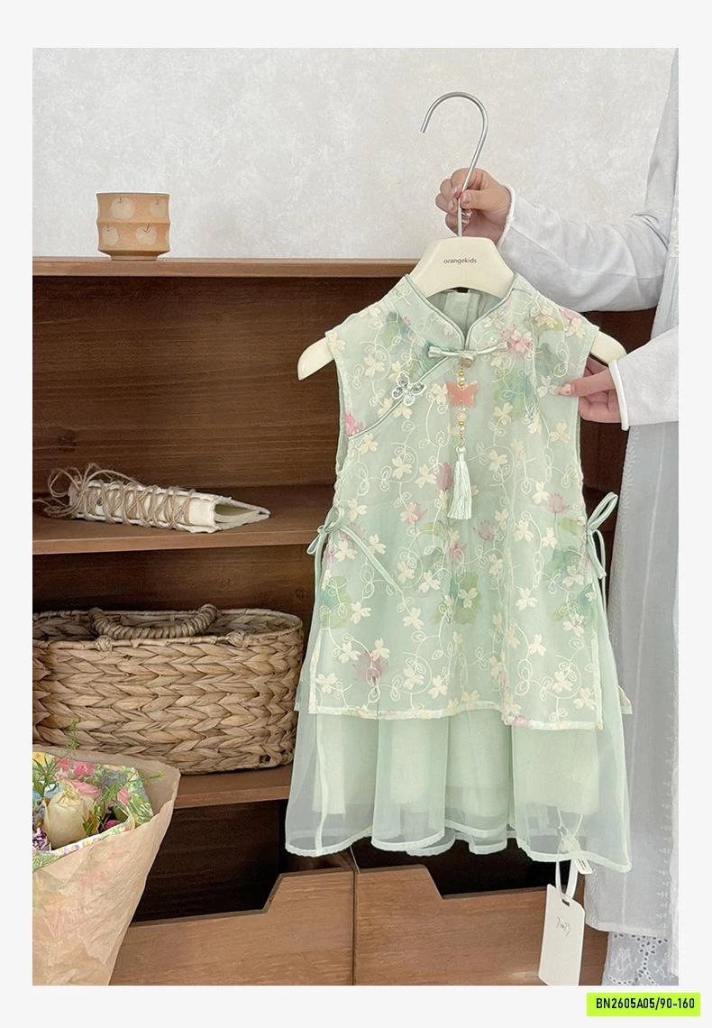 VÁY SƯỜN XÁM SÁT NÁCH THÊU CÁCH TÂN