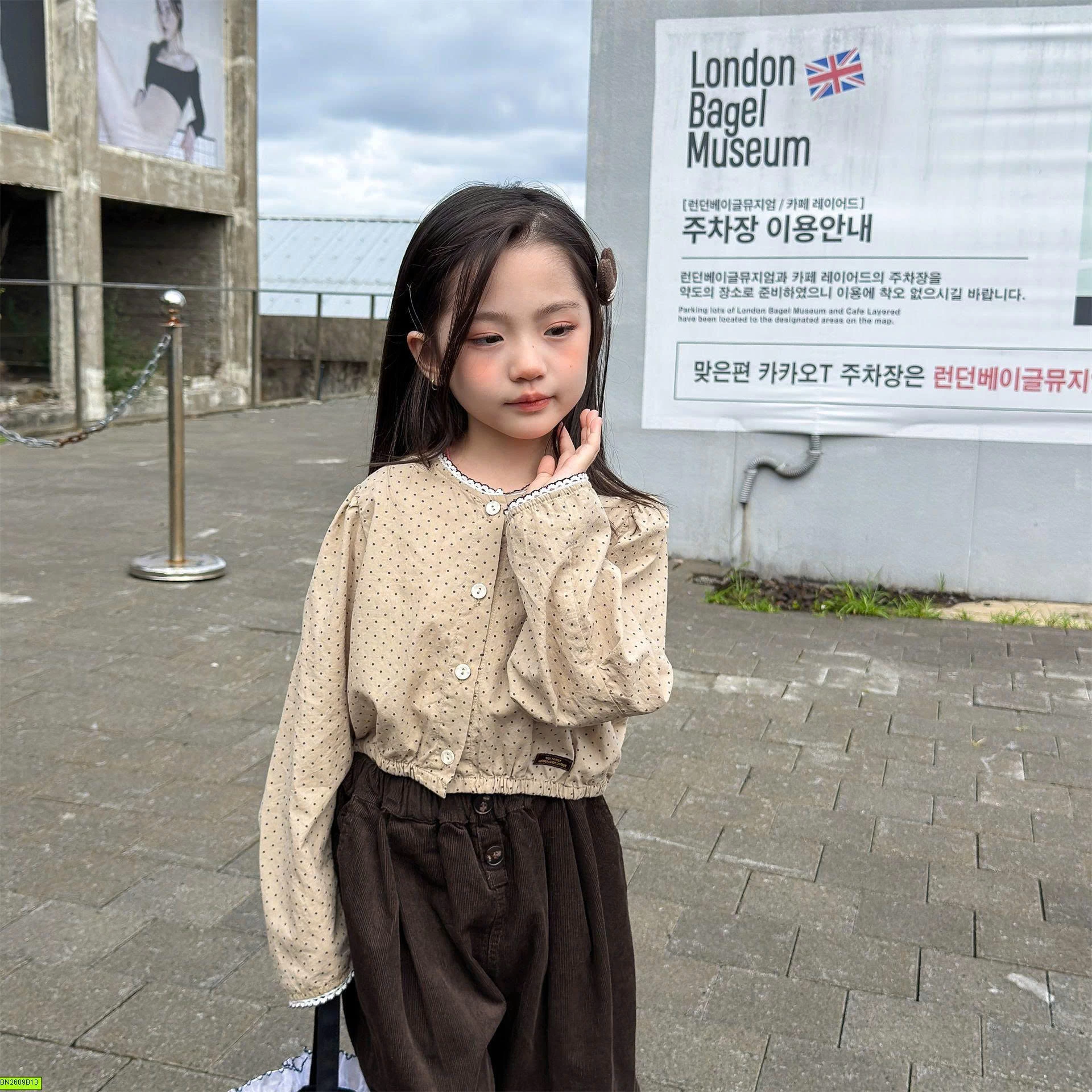 ÁO SƠ MI DÀI TAY DÁNG NGẮN ADBABY