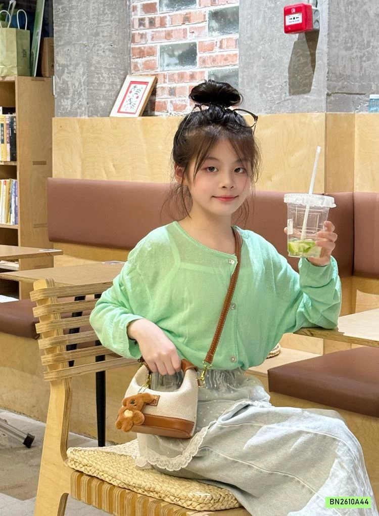 TÚI XÁCH KÈM MÓC GẤU NÂU