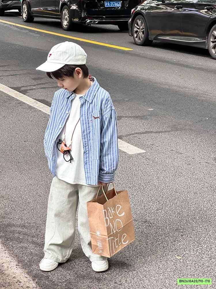 SƠ MI XANH SỌC THÊU LOGO 24X145 AMBB