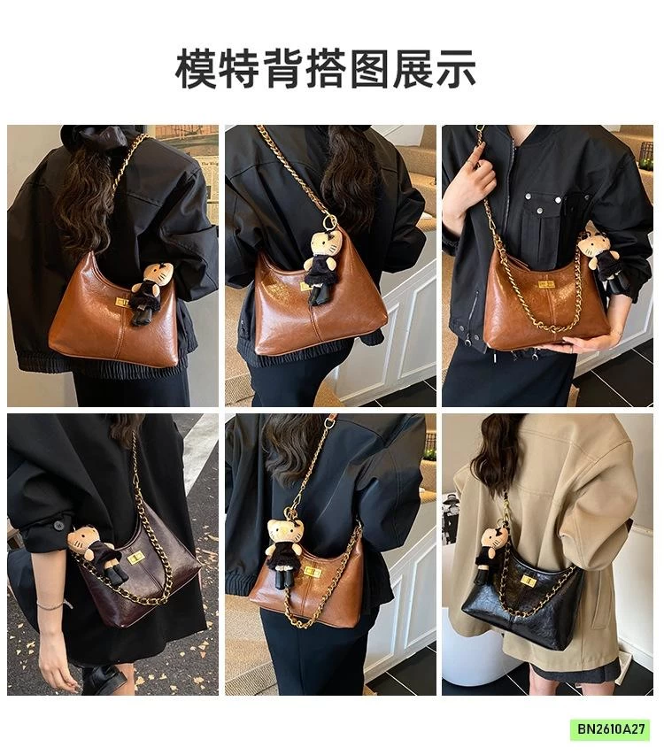 TÚI DA ĐEO CHÉO KÈM MÓC GẤU