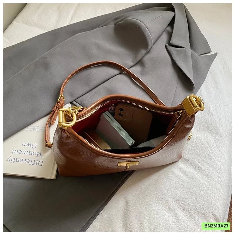 TÚI DA ĐEO CHÉO KÈM MÓC GẤU