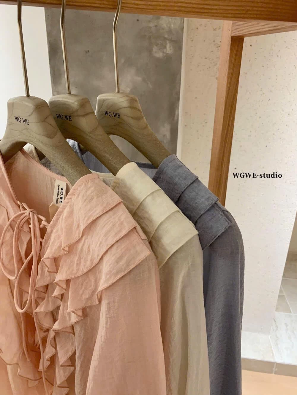 SƠ MI BÈO NHÚN CỔ WGWE7552