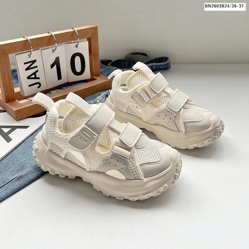 GIÀY THỂ THAO THOÁNG KHÍ