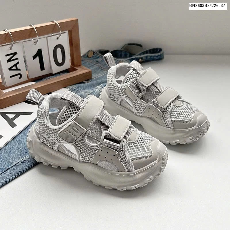 GIÀY THỂ THAO THOÁNG KHÍ