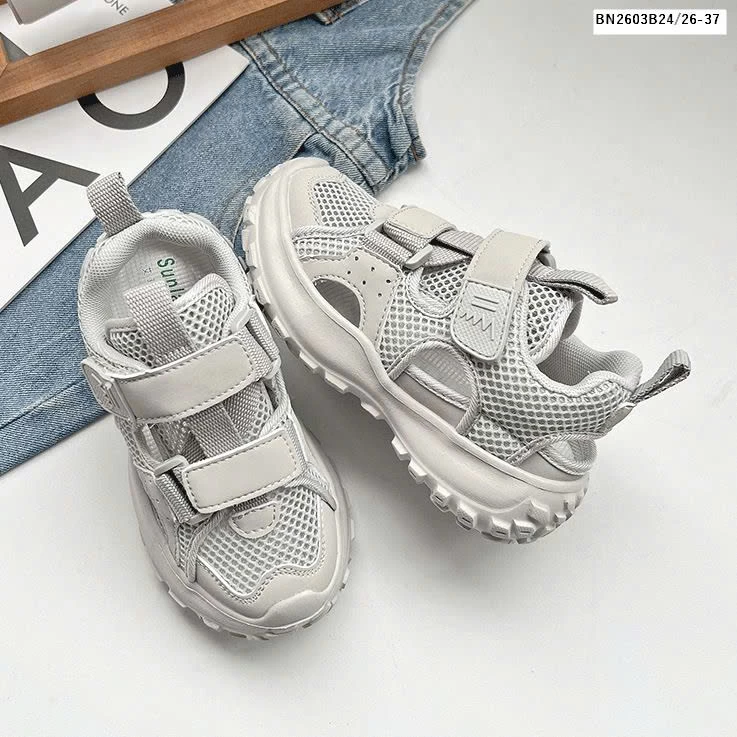 GIÀY THỂ THAO THOÁNG KHÍ