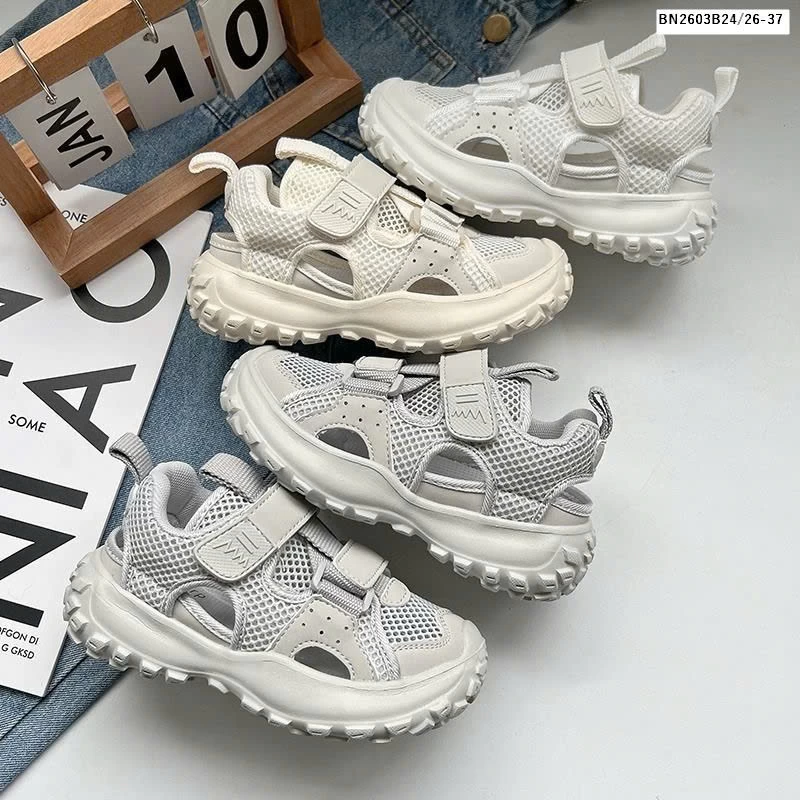 GIÀY THỂ THAO THOÁNG KHÍ