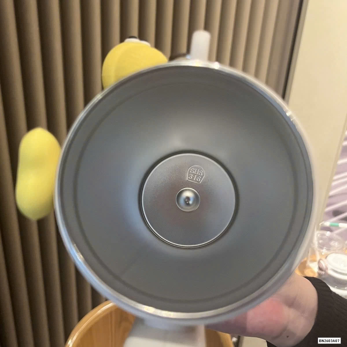 CỐC GIỮ NHIỆT DỄ THƯƠNG CÓ TAY CẦM