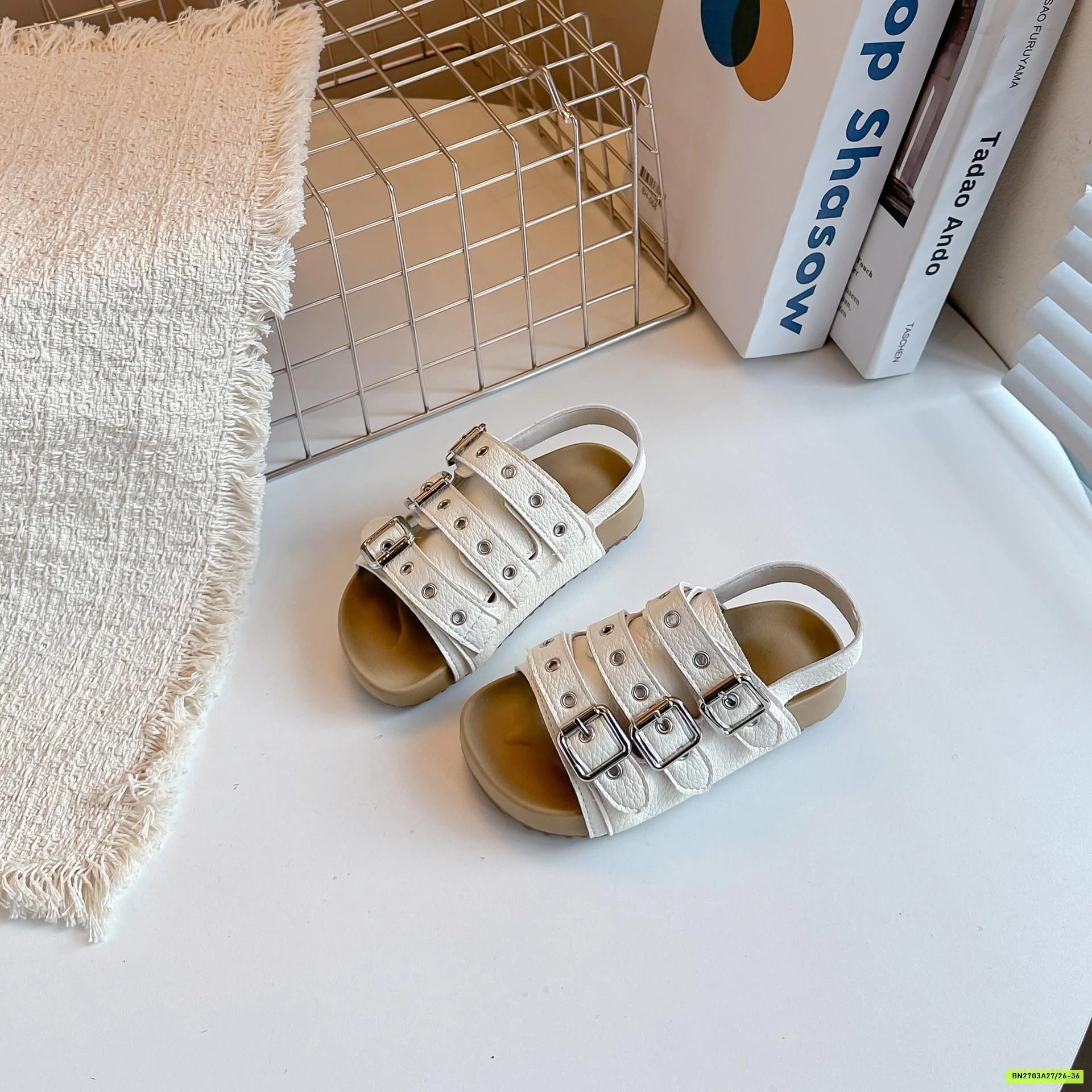 SANDAL ĐẾ BÁNH MỲ 3 QUAI