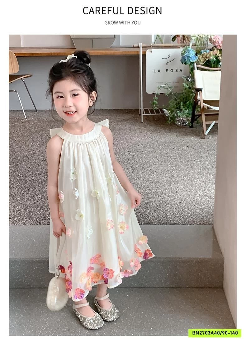 ĐẦM CỔ YẾM GẮN HOA 3D