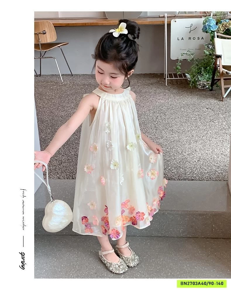 ĐẦM CỔ YẾM GẮN HOA 3D