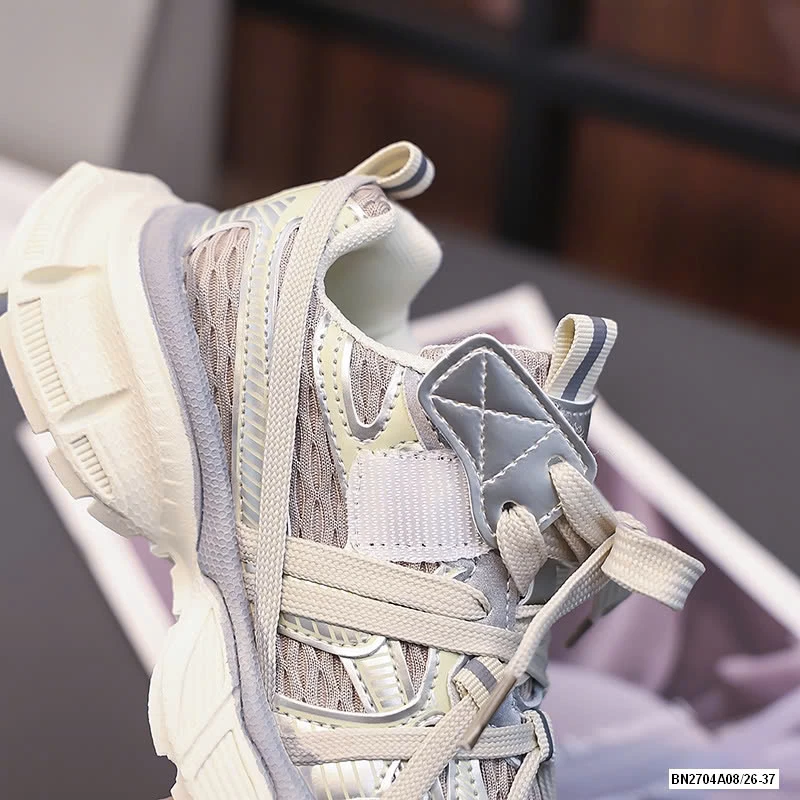 GIÀY THỂ THAO CÁ TÍNH