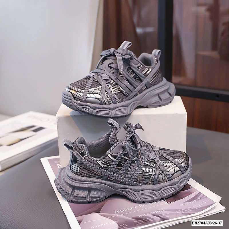 GIÀY THỂ THAO CÁ TÍNH