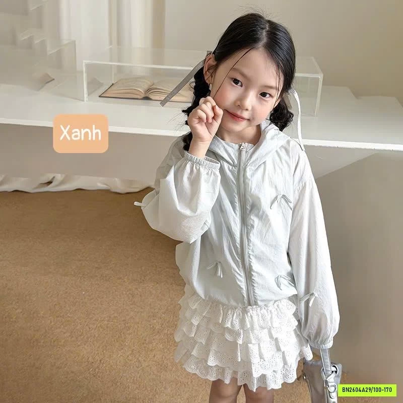 KHOÁC GIÓ CHỐNG NẮNG GẮN NƠ 26B045 AMBB