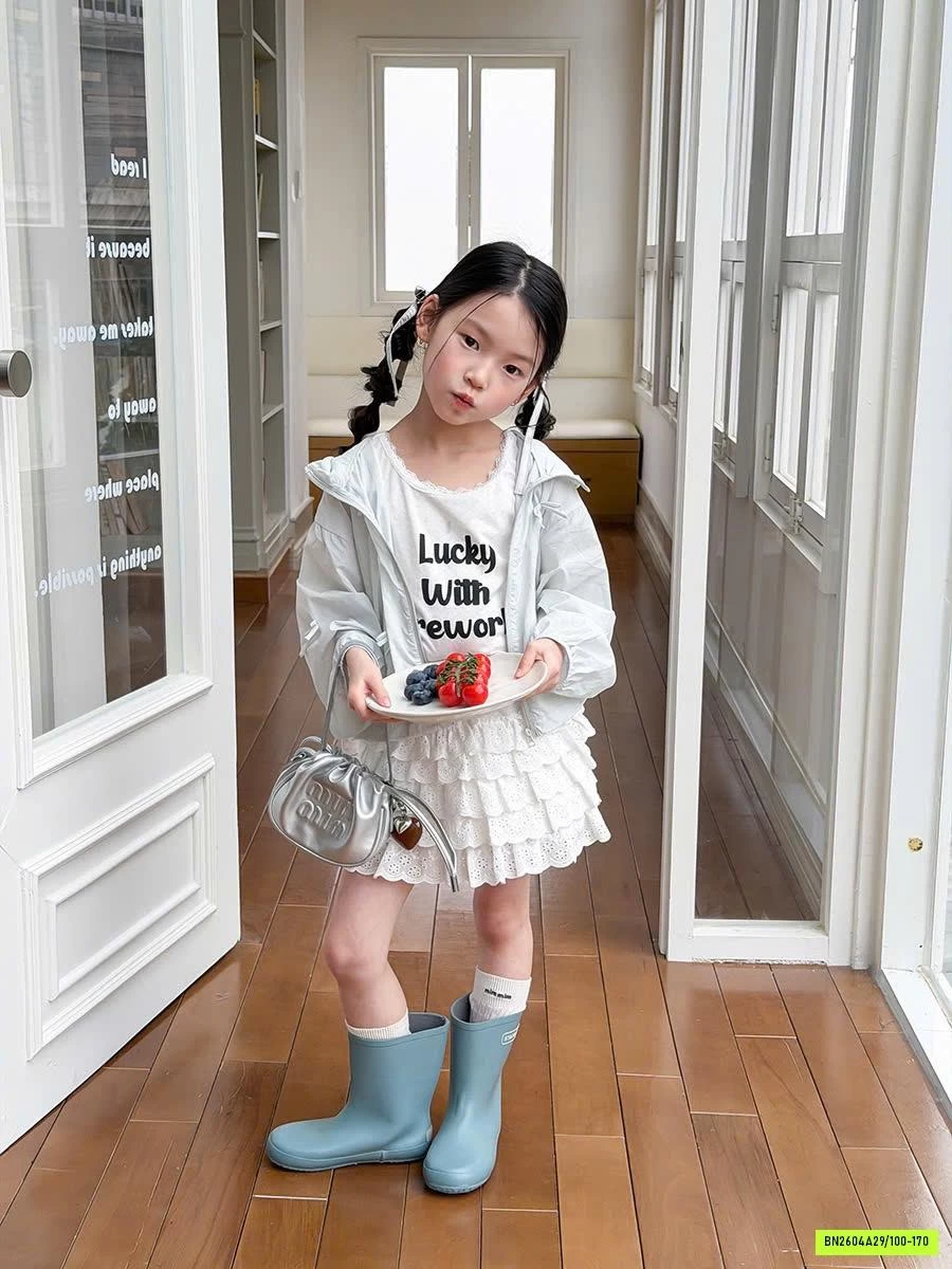 KHOÁC GIÓ CHỐNG NẮNG GẮN NƠ 26B045 AMBB