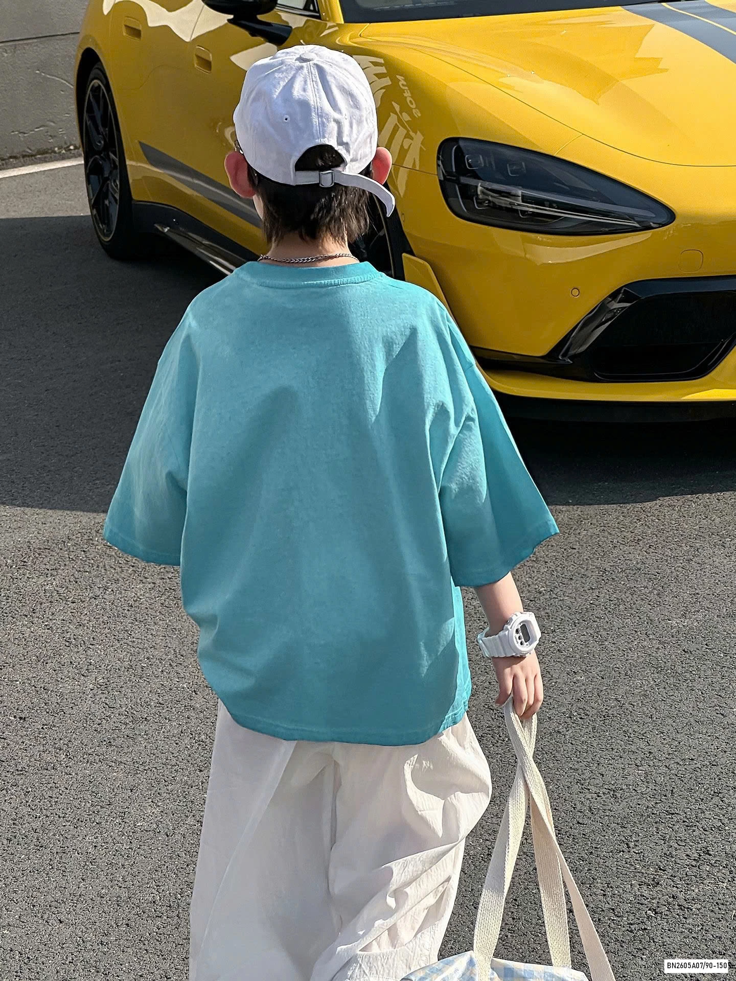 ÁO XANH CHỮ MIX QUẦN SUÔNG TRẮNG