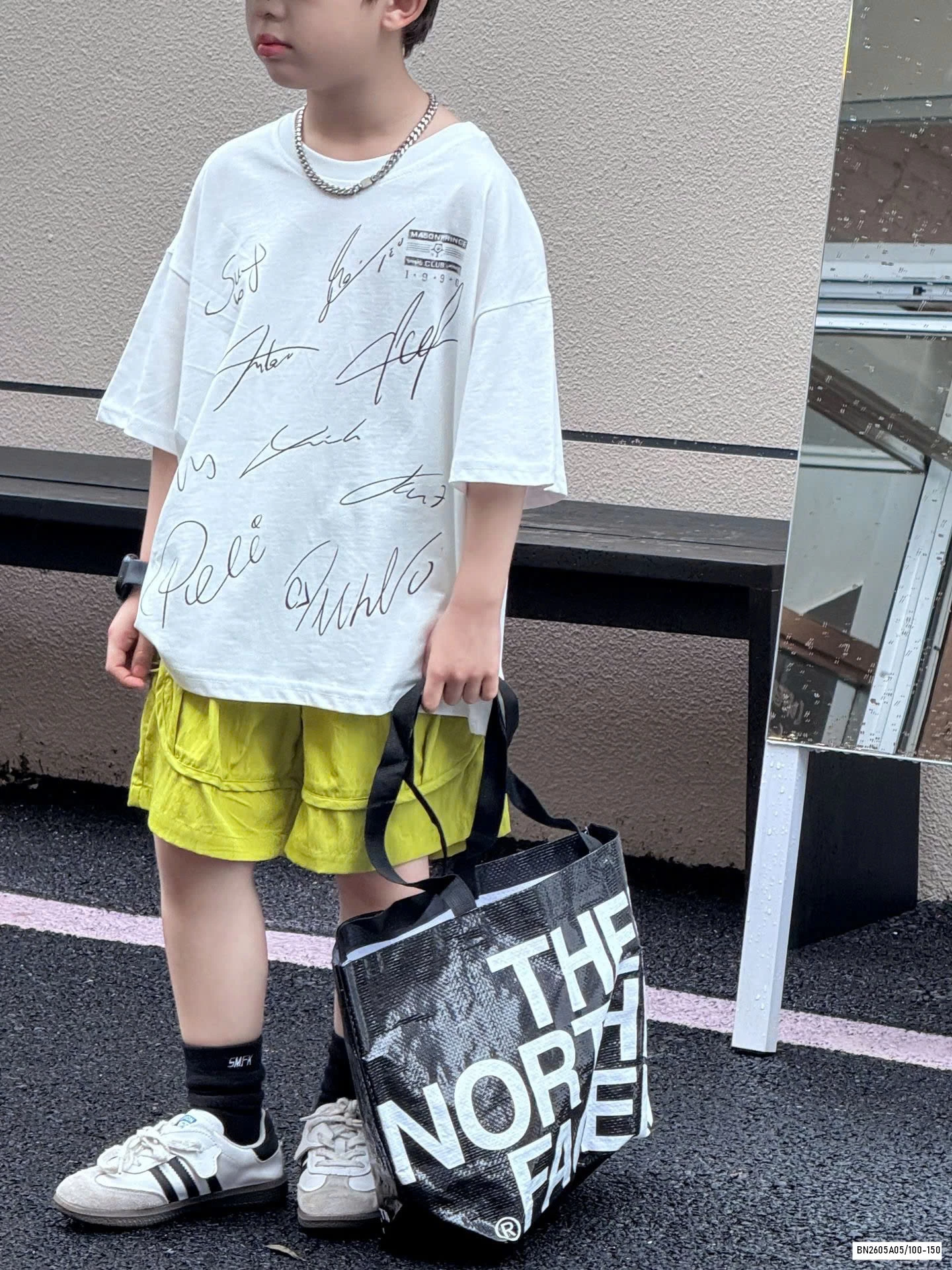 ÁO THUN TRẮNG CHỮ KÍ