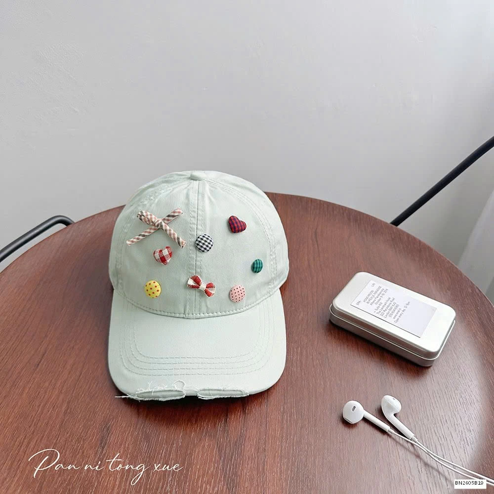 MŨ KẾT RÁCH GẮN STICKER