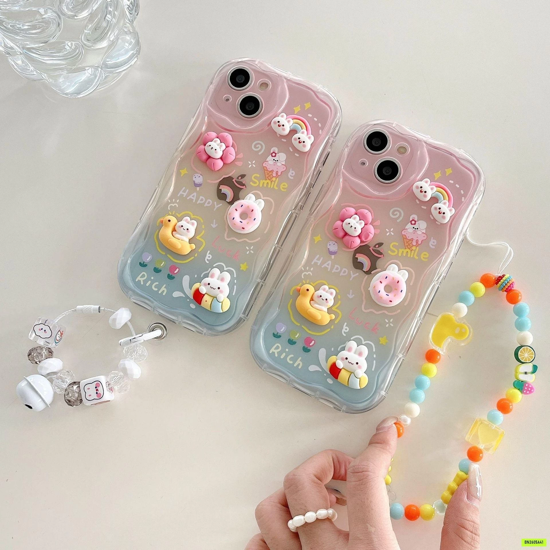 ỐP ĐIỆN THOẠI TRONG SUỐT GẮN THỎ KÈM MÓC