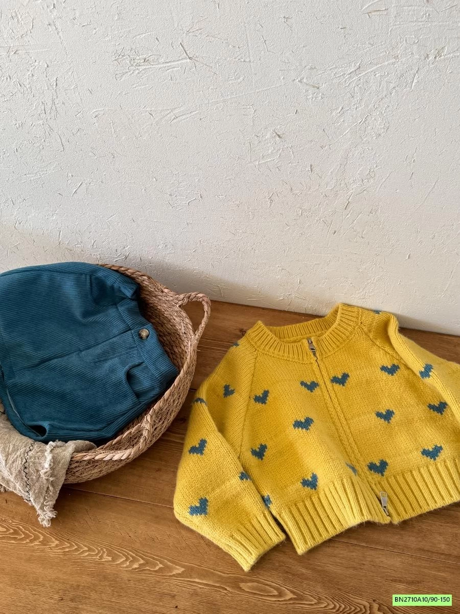 KHOÁC LEN VÀNG TRÁI TIM