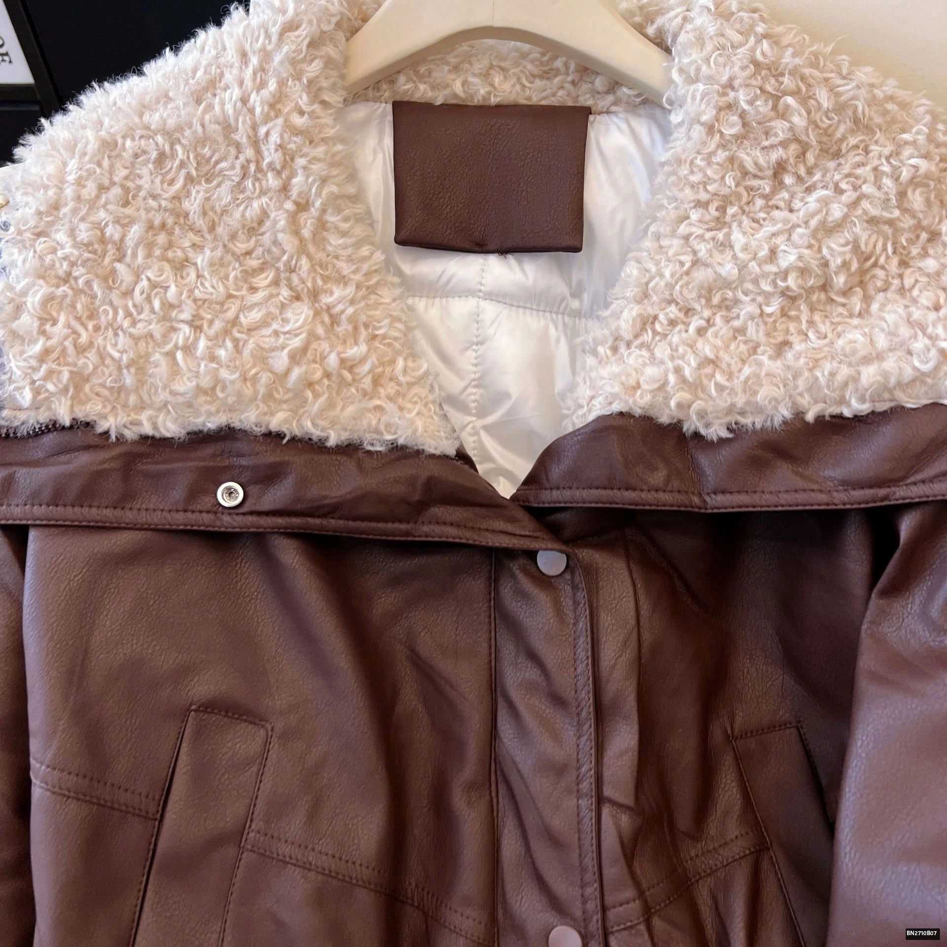 ÁO KHOÁC DA CỔ LÔNG CHO NỮ