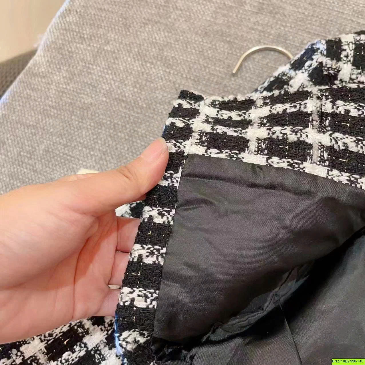 SÉT DẠ CARO TRẮNG ĐEN 2 CHI TIẾT