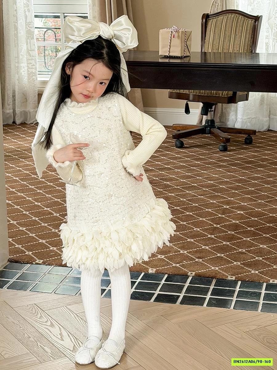 ĐẦM DẠ ĐÍNH CƯỜM VIỀN REN 25M067 AMBB