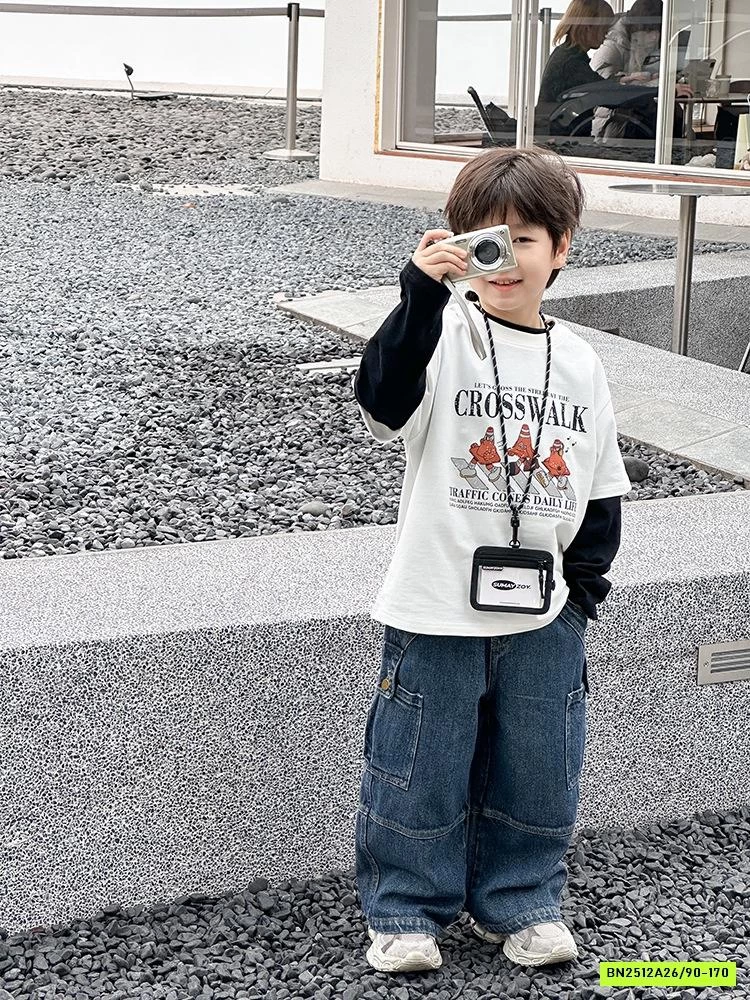 JEANS SUÔNG TÚI HỘP TÁN ĐINH 25A145 AMBB