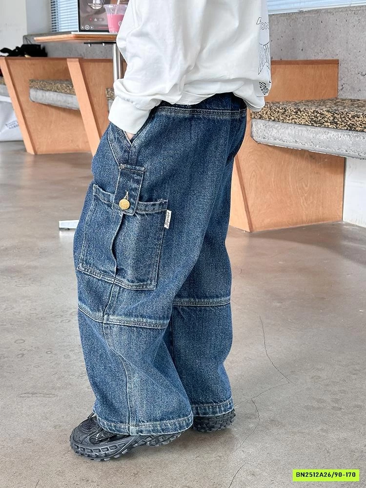 JEANS SUÔNG TÚI HỘP TÁN ĐINH 25A145 AMBB