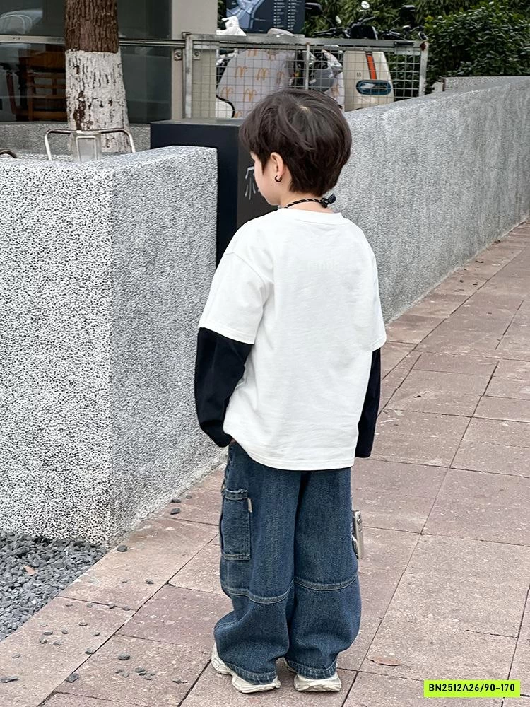 JEANS SUÔNG TÚI HỘP TÁN ĐINH 25A145 AMBB