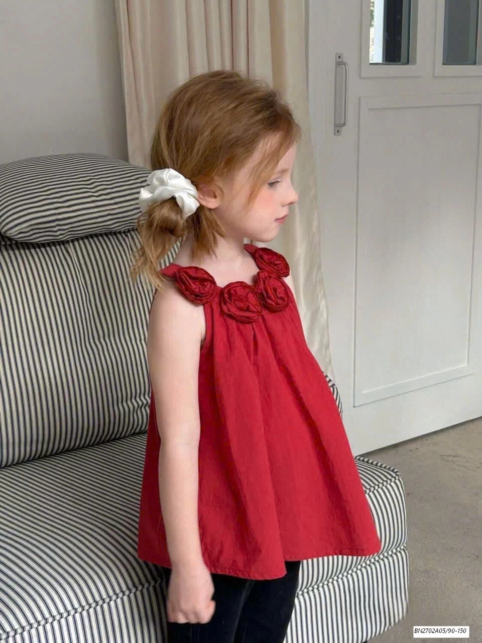 ÁO YẾM CỔ HOA HỒNG