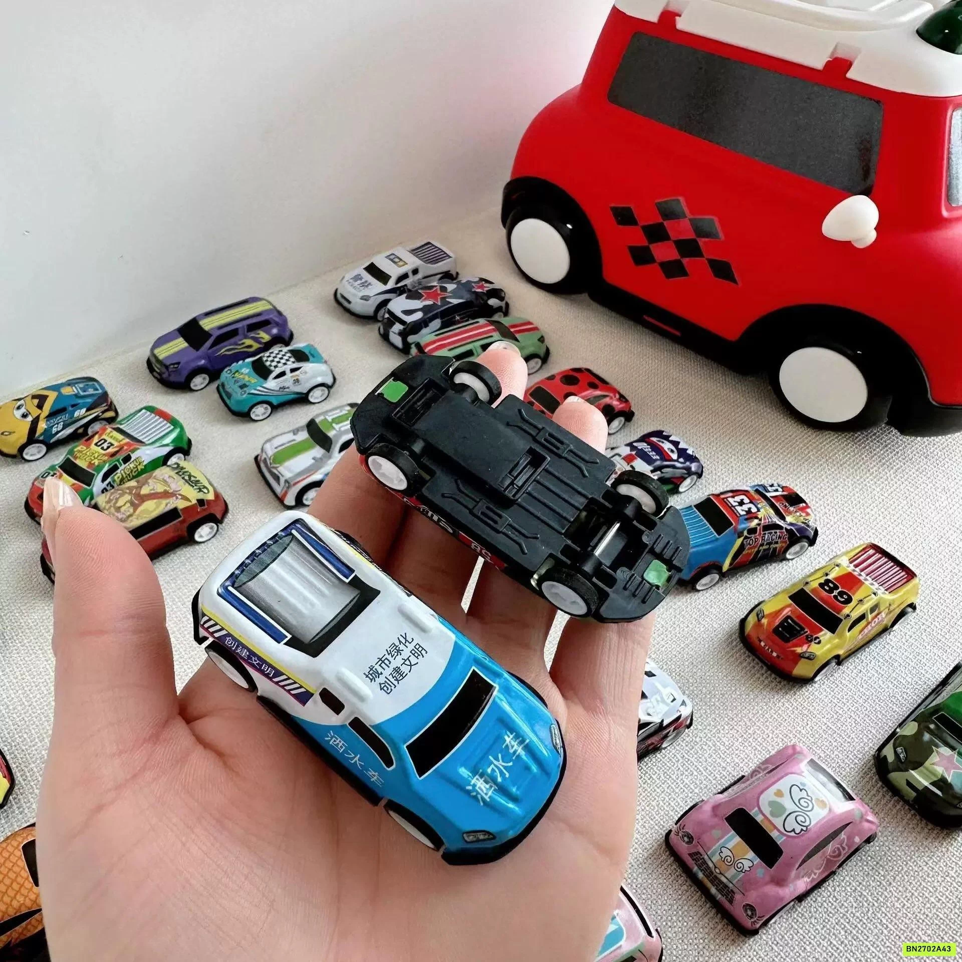 SÉT 30 Ô TÔ NHỎ KÈM XE ĐỰNG