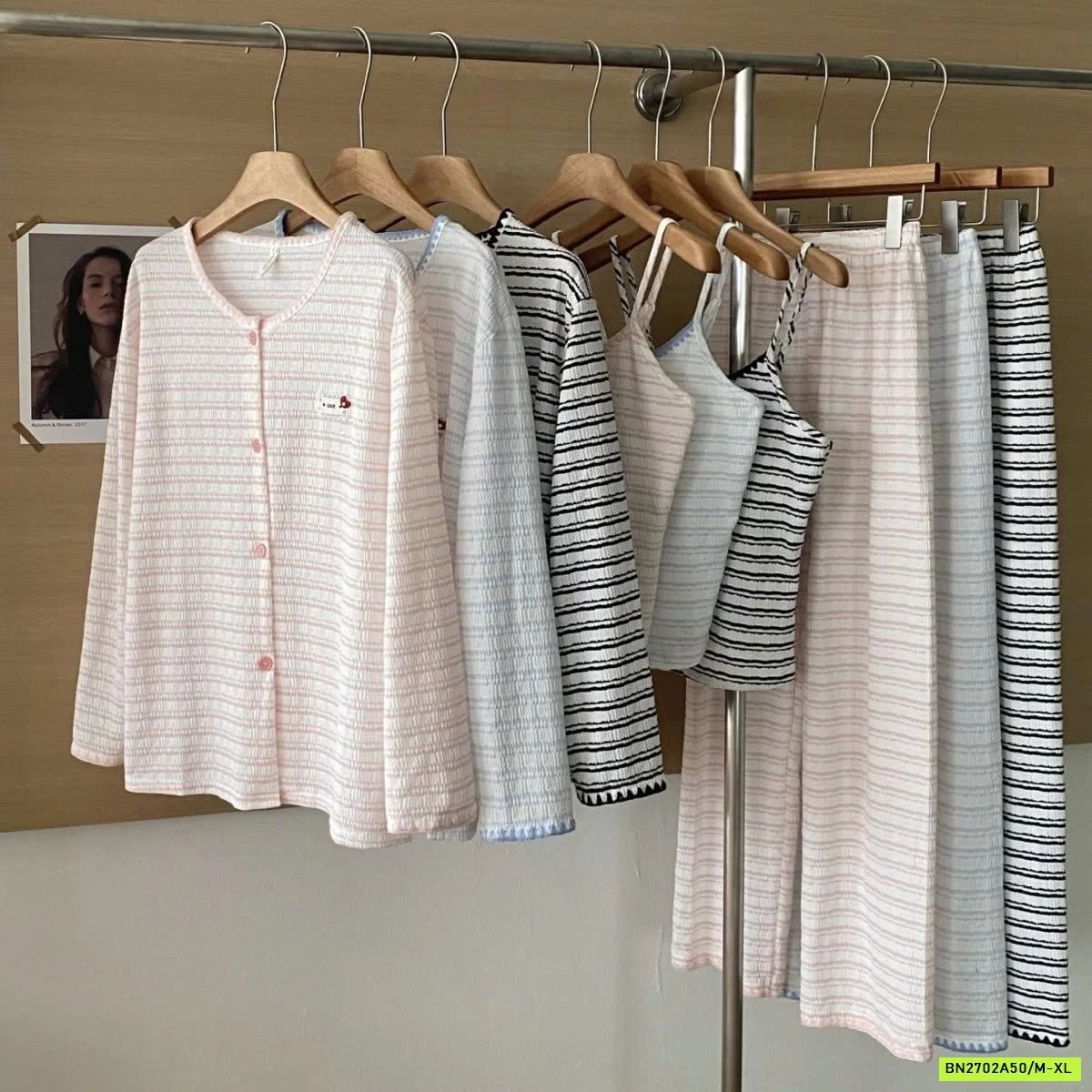 BỘ NGỦ NỮ KẺ 3 CHI TIẾT