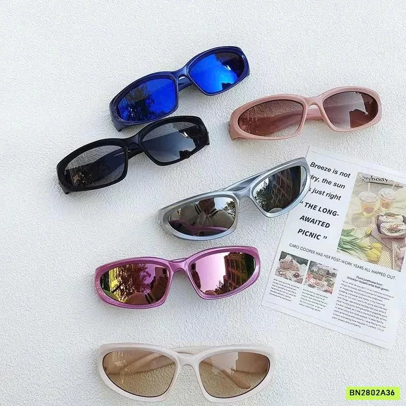 KÍNH THỜI TRANG CÁ TÍNH