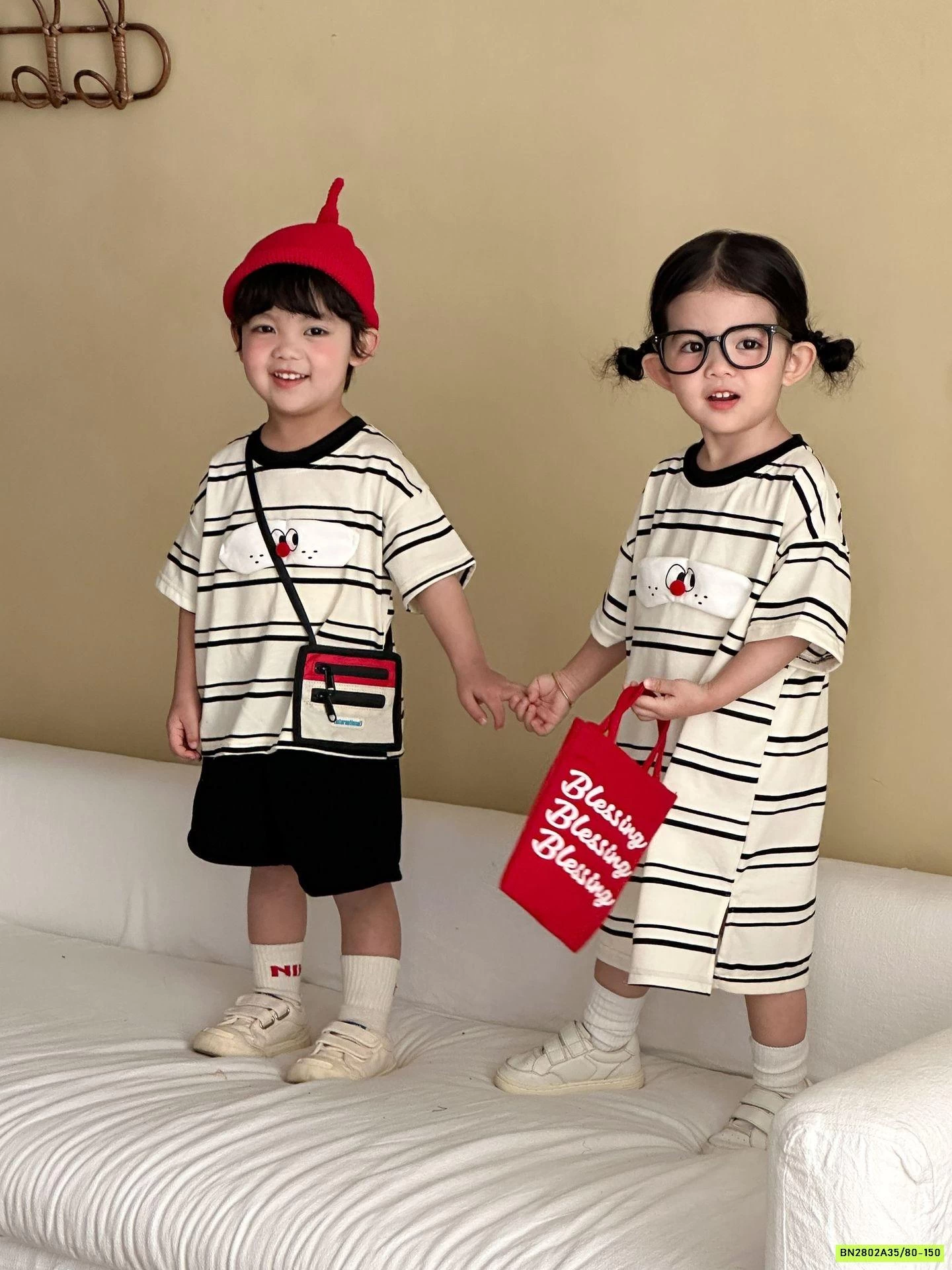 COUPLE CÚN KẺ NGANG