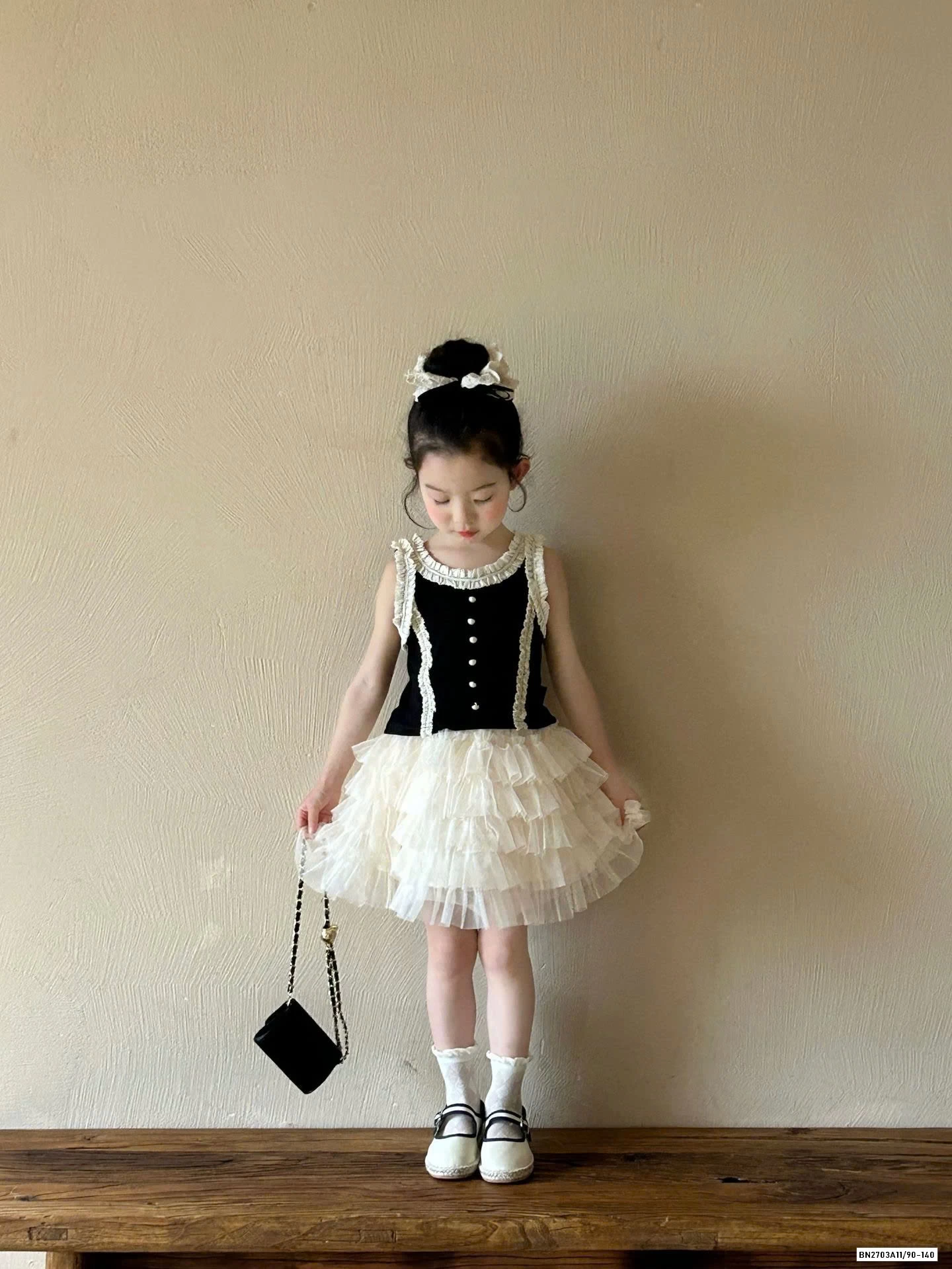 ÁO ĐEN VIỀN BÈO MIX CV TUTU