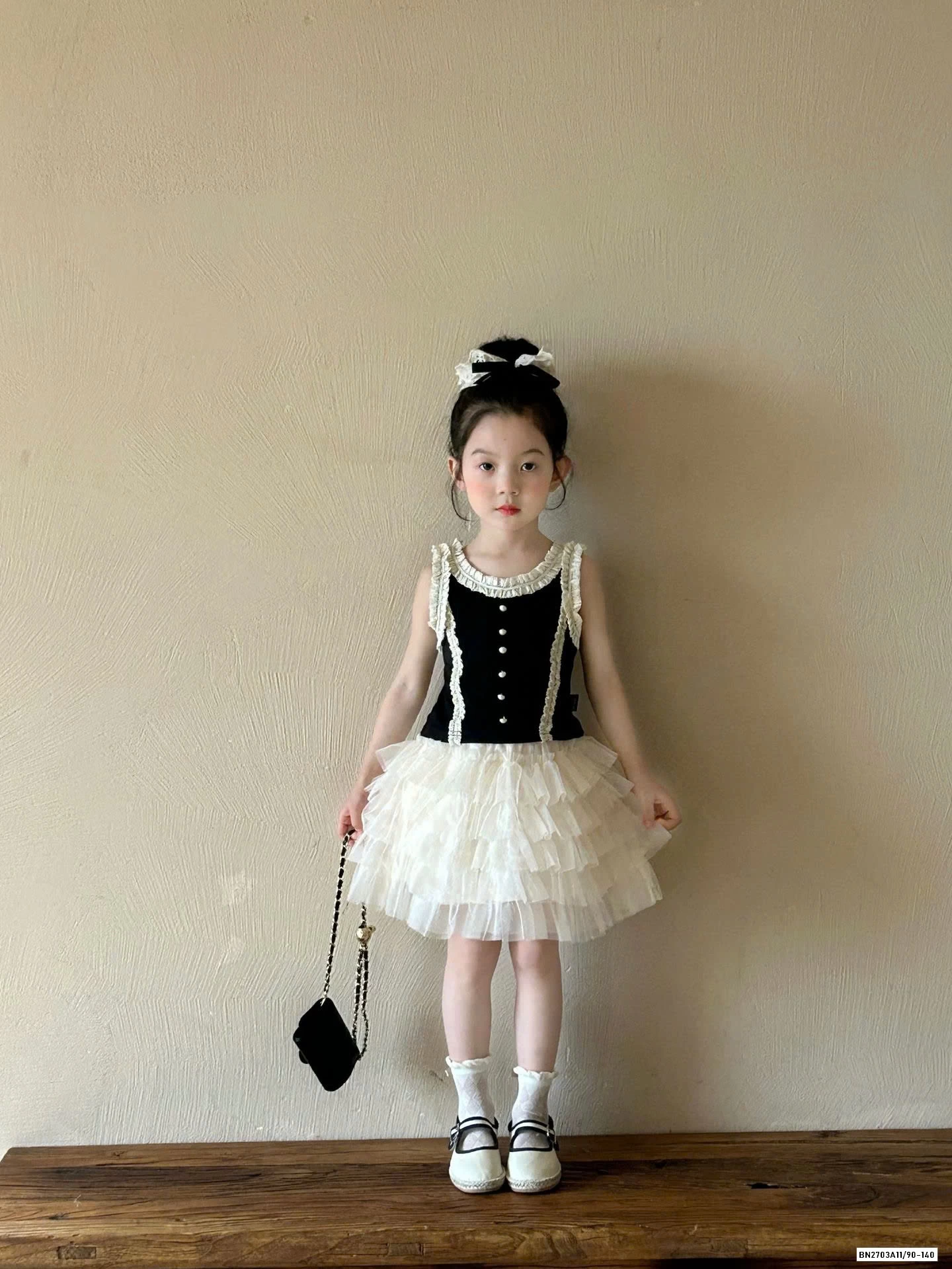 ÁO ĐEN VIỀN BÈO MIX CV TUTU