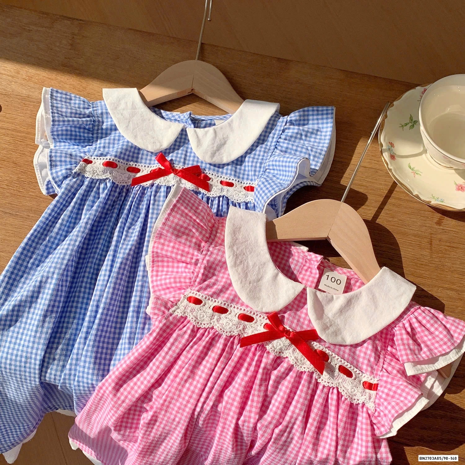 ĐẦM CARO CÁNH TIÊN CỔ SEN