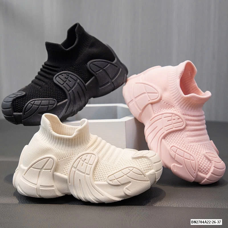 GIÀY THỂ THAO CỔ LEN CHUN