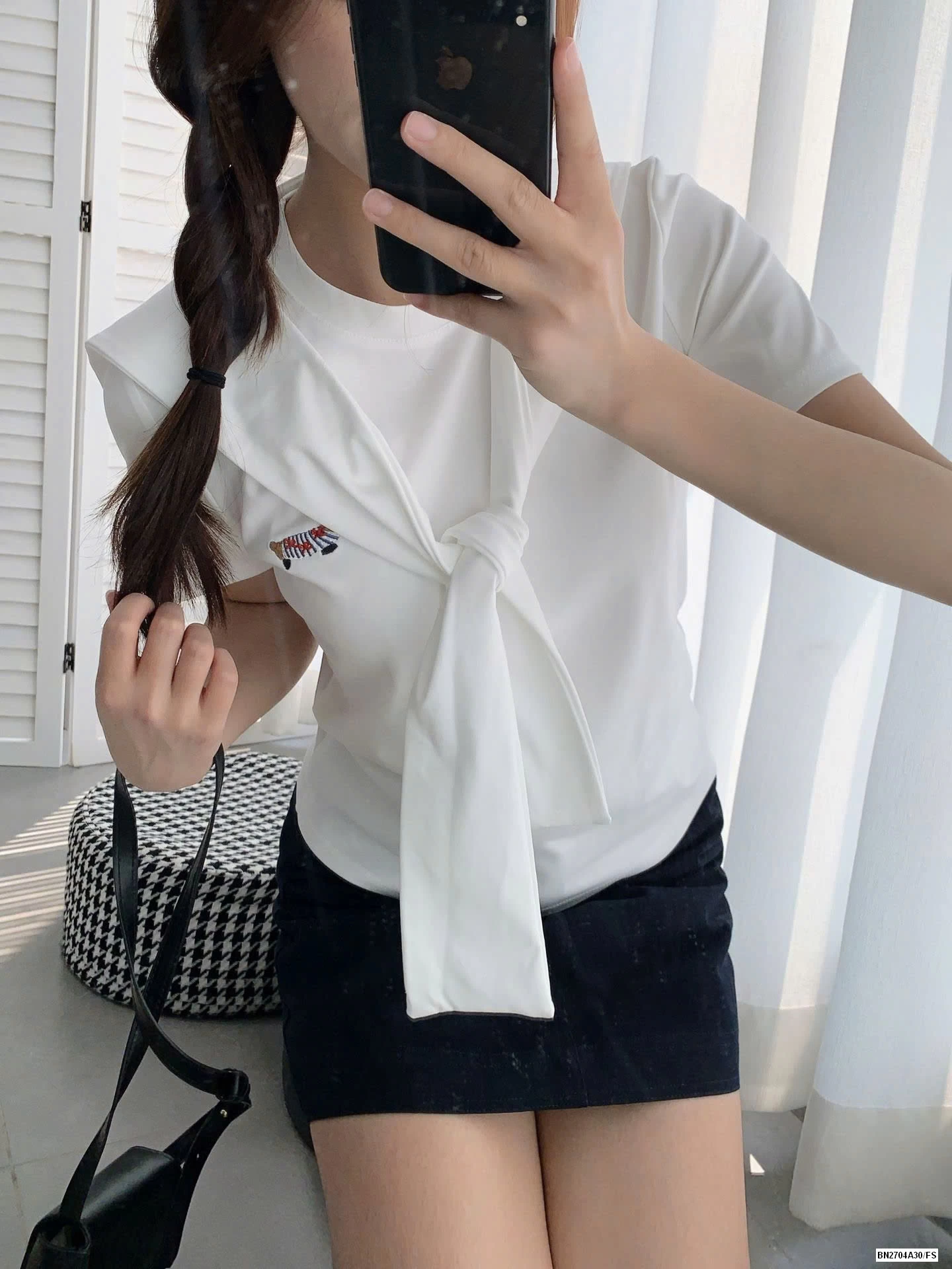 ÁO THUN LOGO CÚN GIẢ KHĂN CHOÀNG VAI