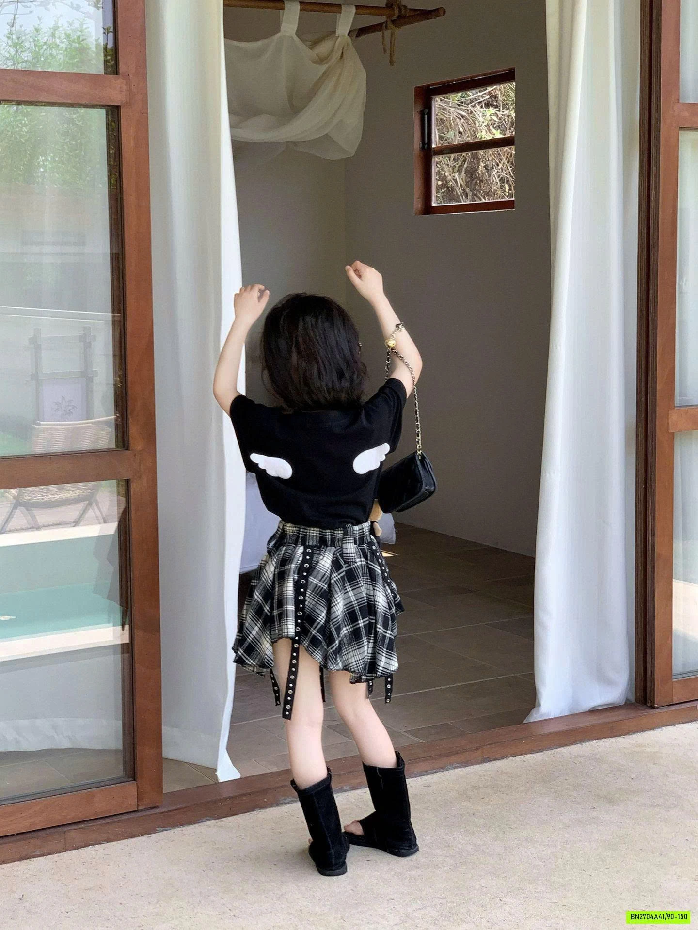 ÁO ĐEN MIX CV CARO