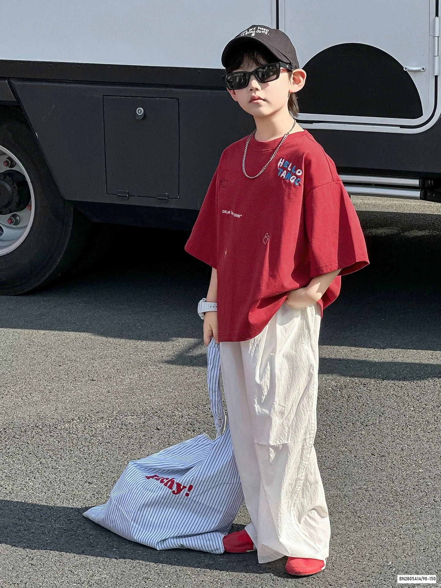 ÁO THUN ĐỎ THÊU CHỮ