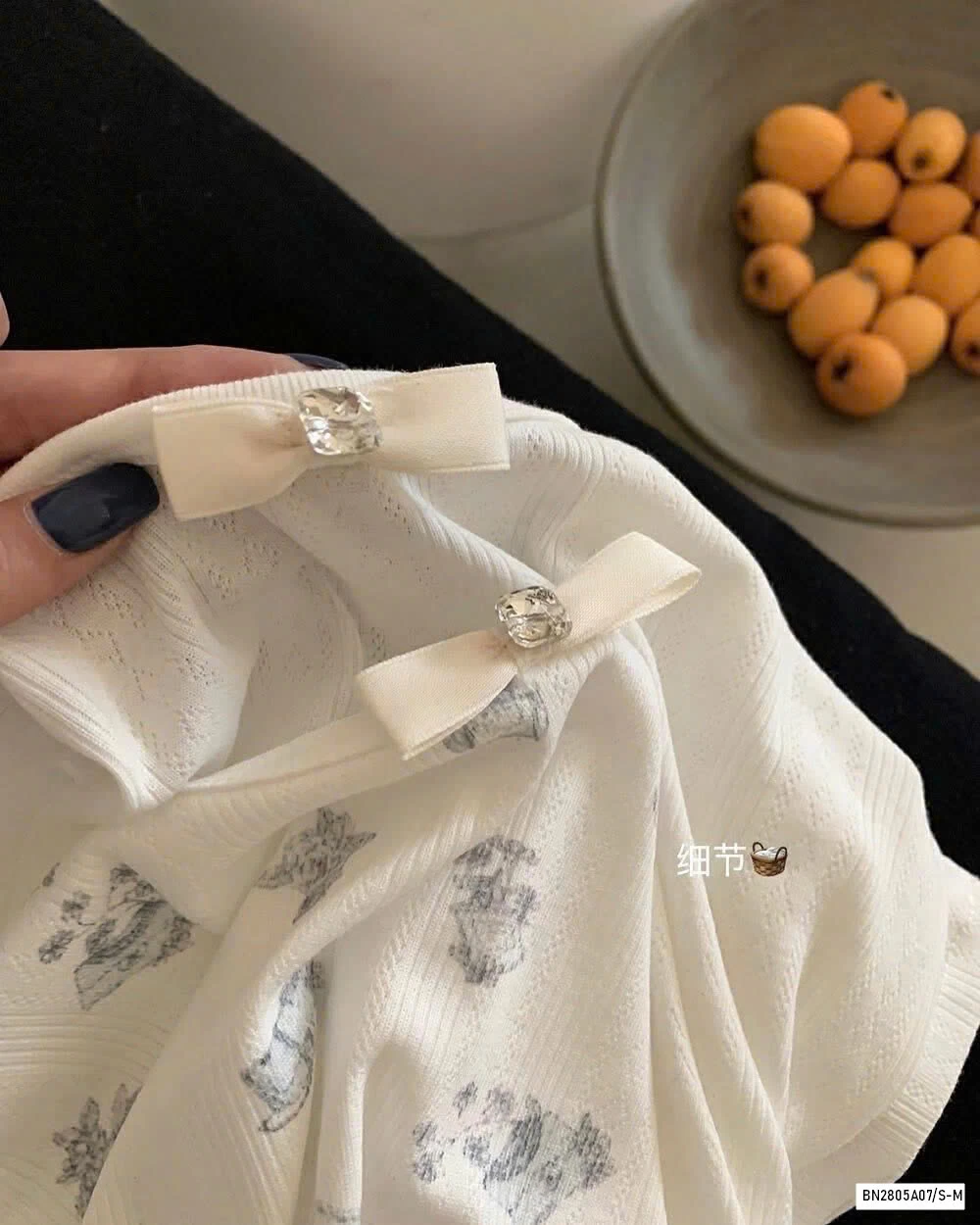 ÁO MONTOGHI CỔ NƠ WG.WE