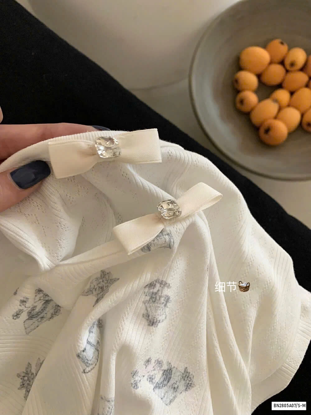 ÁO MONTOGHI CỔ NƠ WG.WE