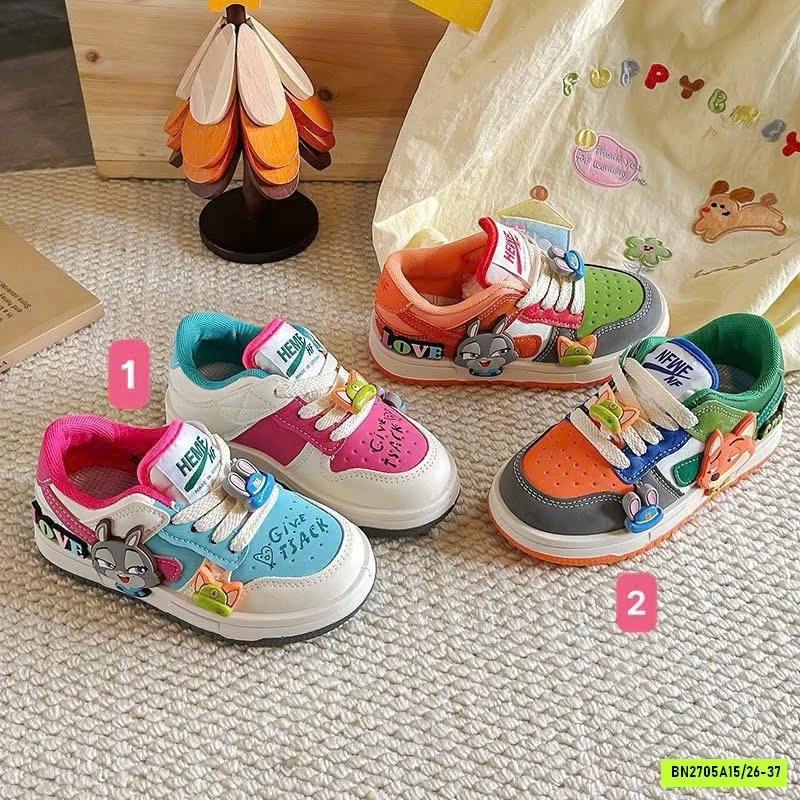 GIÀY THỂ THAO GẮN STICKER ZOOTOPIA