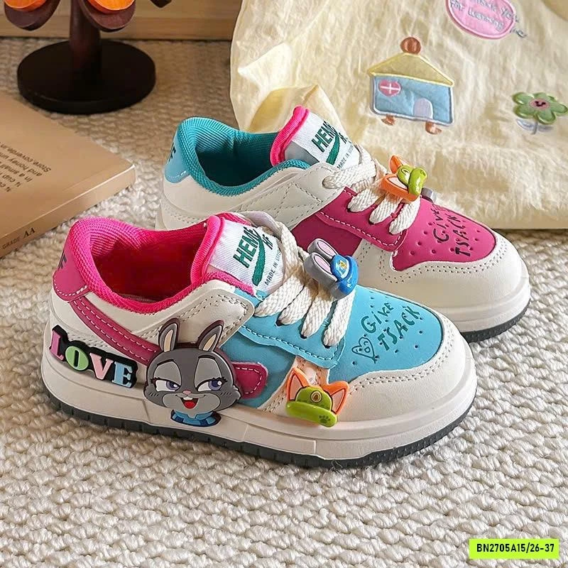 GIÀY THỂ THAO GẮN STICKER ZOOTOPIA