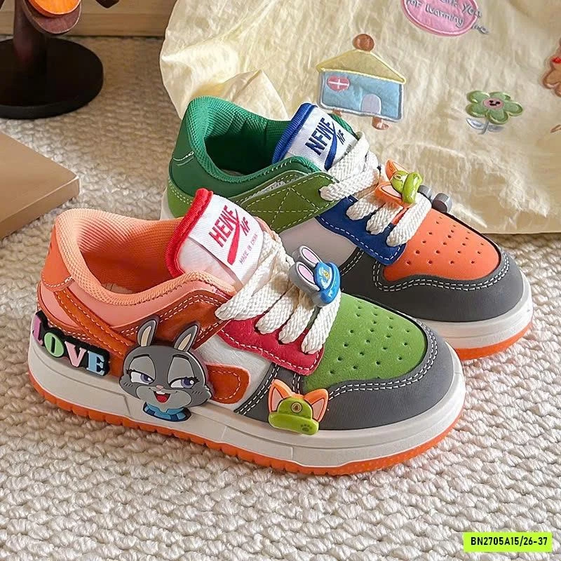 GIÀY THỂ THAO GẮN STICKER ZOOTOPIA
