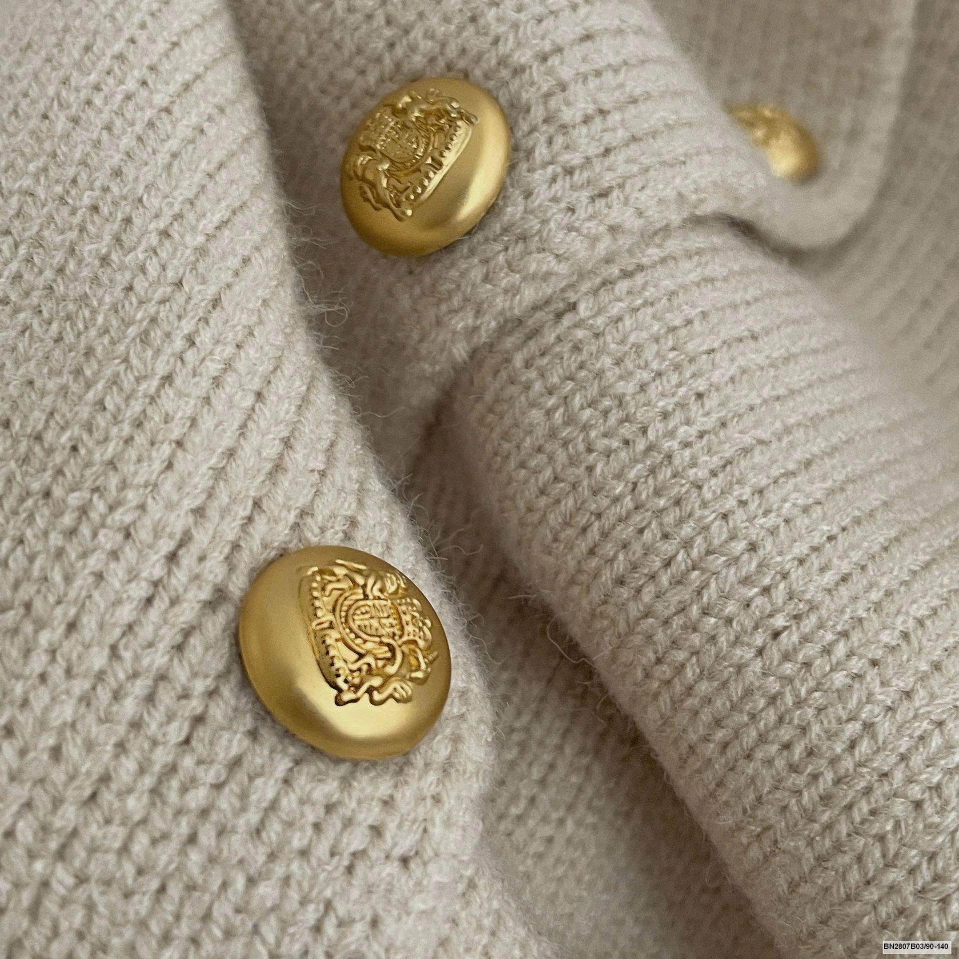 KHOÁC LÉN HỌC SINH