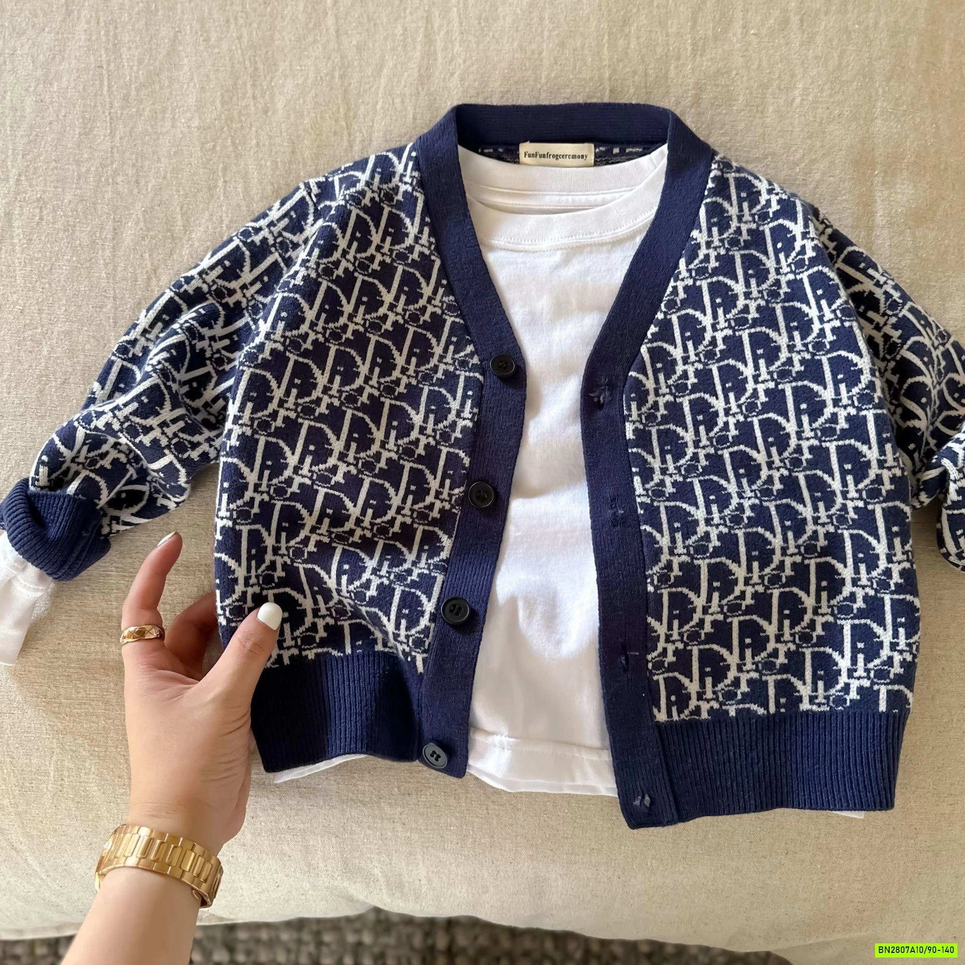 KHOÁC LEN CÚC MMGGBABY