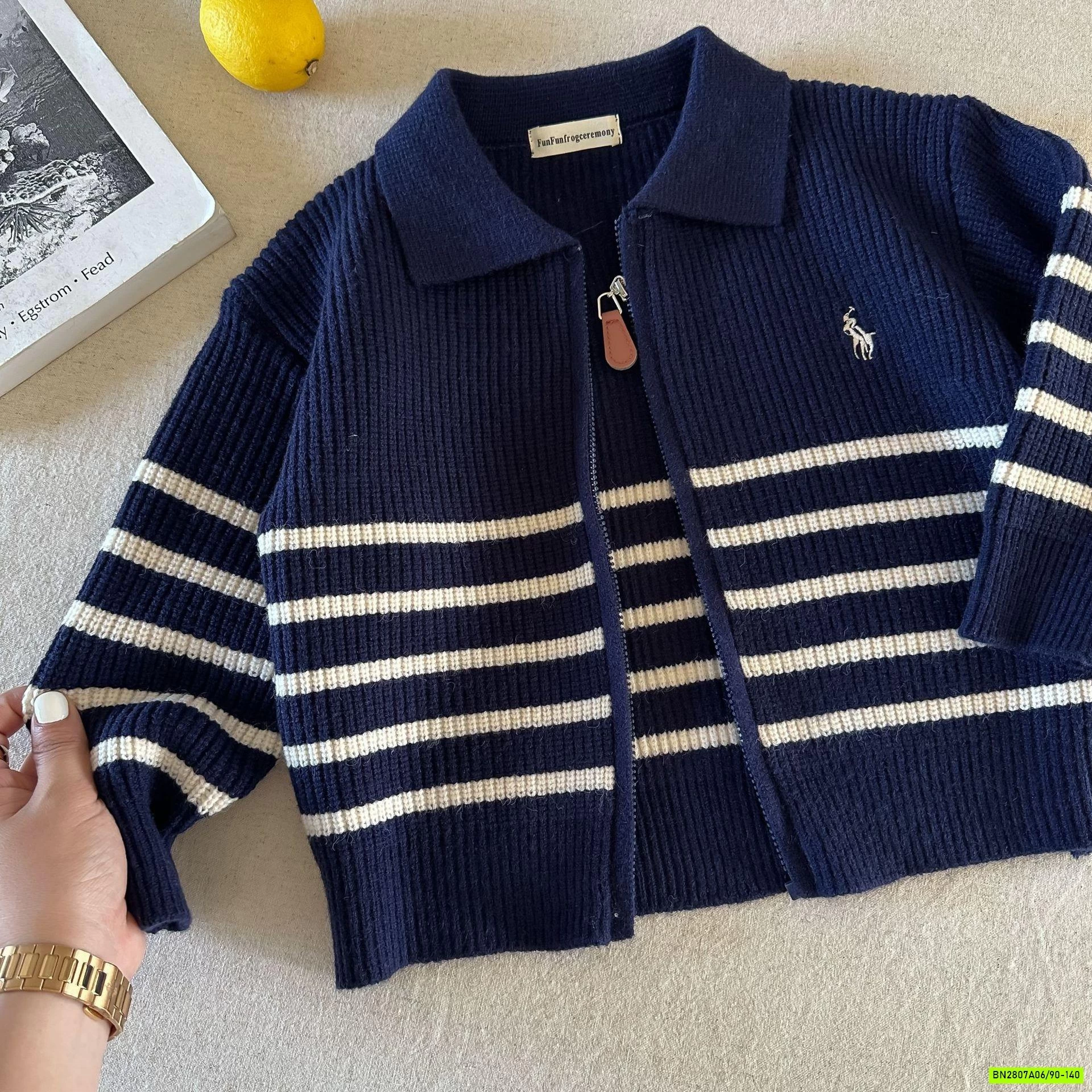 KHOÁC LEN CỔ BẺ KHÓA KÉO MMGGBABY